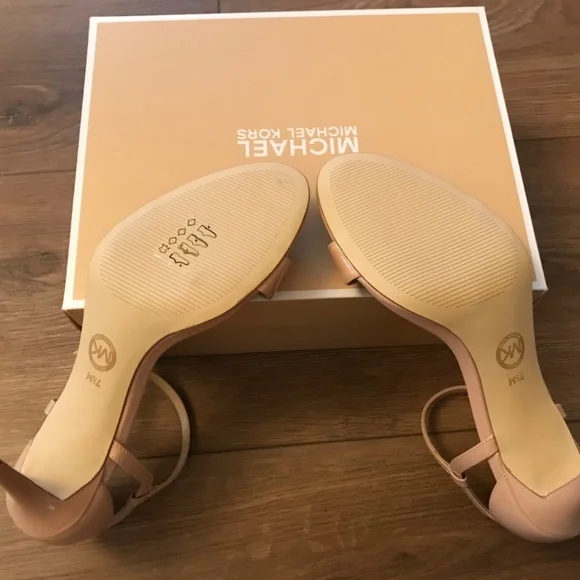 Michael Kors sandals - Picture 2 of 4